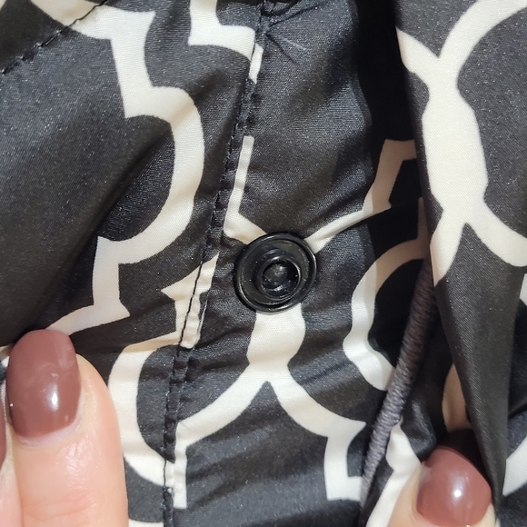 Land's End NWOT Puffer Vest Black and White Zippered Front Collar Pockets -295 - Picture 4 of 14